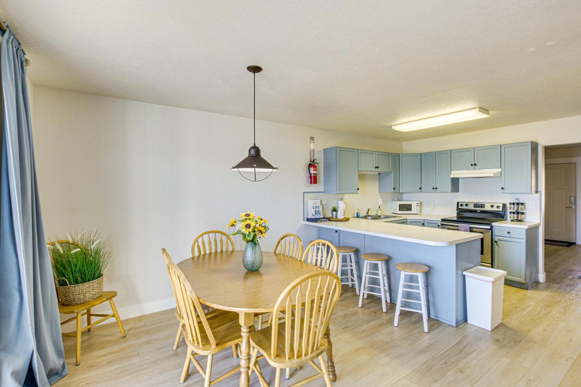 Spacious Garden City Townhome With Lake Views! Eksteriør billede