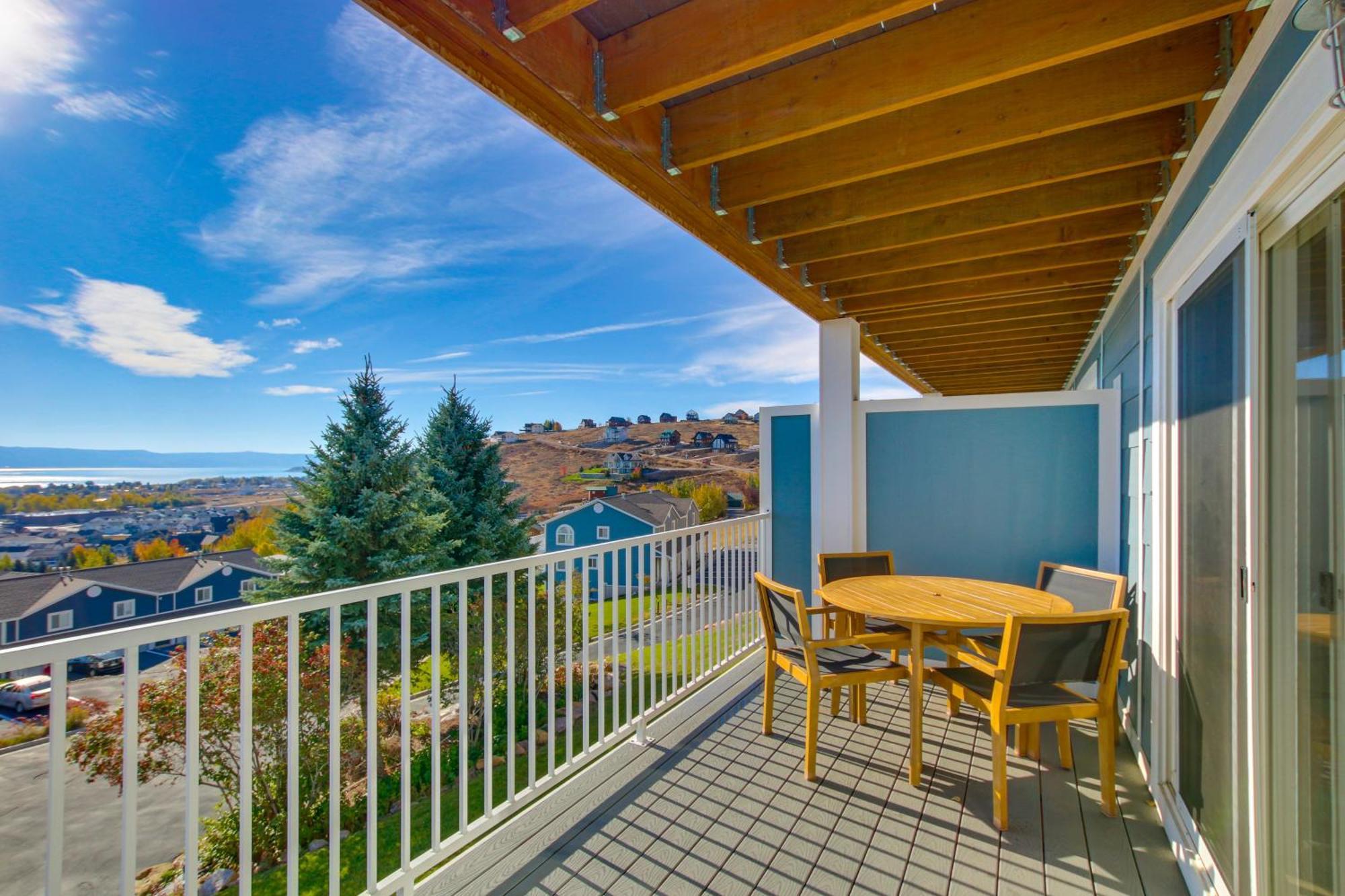 Spacious Garden City Townhome With Lake Views! Eksteriør billede